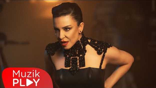 Video Fatma Turgut - Bir Varmış Bir Yokmuş (Official Video) po polsku