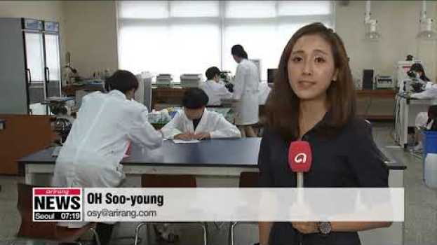 Video Vocational high schools in S. Korea teaching curriculum for Fourth Industrial... em português