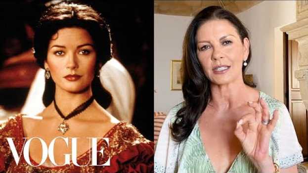 Video Catherine Zeta-Jones Breaks Down 14 Looks From 1987 to Now | Life in Looks | Vogue in English