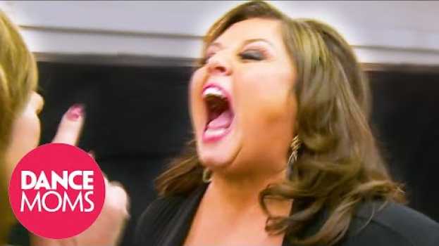 Video "YOU'RE EATING MY FACE!" Kelly and Abby's LAST FIGHT! (Season 4 Flashback) | Dance Moms em português