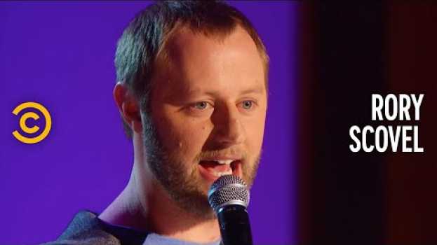 Video Would You Have Sex with a Fake Ass? - Rory Scovel en español