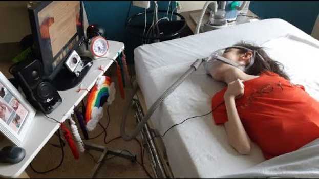 Видео Coincée à l’hôpital depuis deux mois et demi на русском