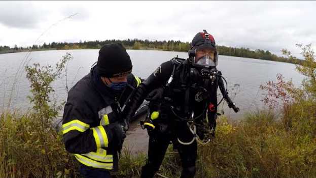 Video Was macht eigentlich... ein Rettungstaucher der Berufsfeuerwehr Augsburg? en français