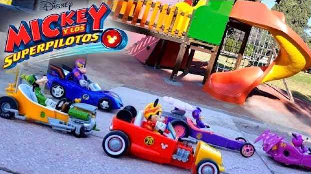 Video Juguetes MICKEY Y LOS SUPER PILOTOS CARRERA PARQUE TOBOGAN Disney Junior THE ROADSTER RACERS auf Deutsch
