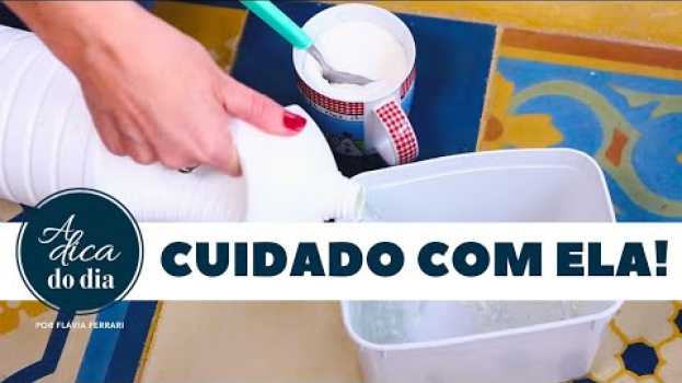 Видео QUANDO E COMO USAR A ÁGUA SANITÁRIA | FLÁVIA FERRARI на русском