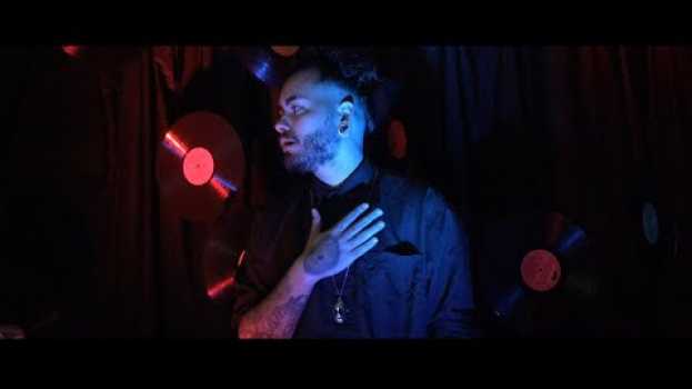 Video Magno White - She auf Deutsch
