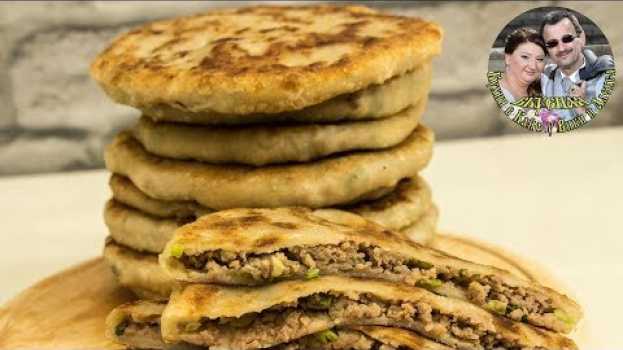 Video Тонкие, сочные Китайские ЛЕПЕШКИ С МЯСОМ И КАРТОШКОЙ в необычном тесте. Очень вкусно. Кухня в кайф em português