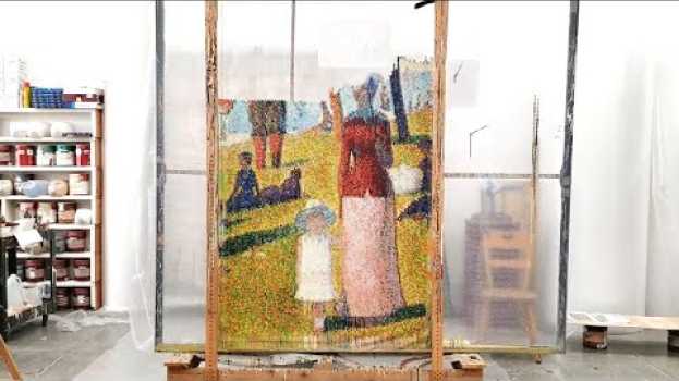 Video Questo artista trasforma pezzi di imballaggio ammortizzante in opere d'arte spettacolari en français