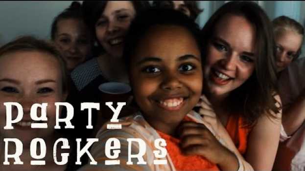 Video Partyrockers (My First House Party Ever!) #8 en français