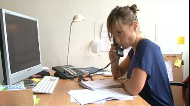 Video Cette société vend des fausses fiches de paie em português