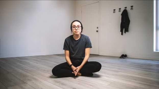 Video She tried minimalism for a week.   türkçe