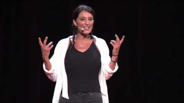 Video ET SI NOUS APPRENIONS À COMMUNIQUER AUTREMENT ? | Béatrice DUKA | TEDxIleDeNantes em português