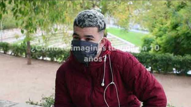 Видео A Hamza le gustaría trabajar ayudando a personas. на русском