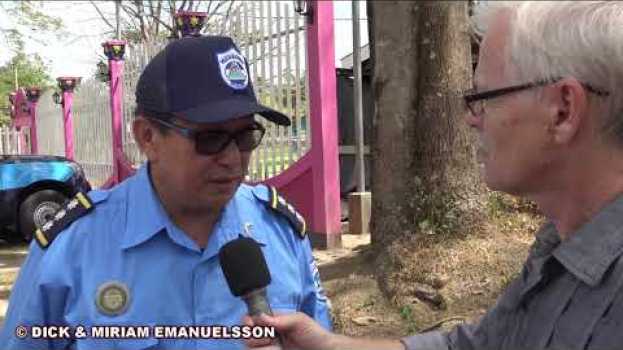 Видео Nicaragua: Así fue el ataque paramilitar golpista a la estación de policía en Puerto Morrito на русском