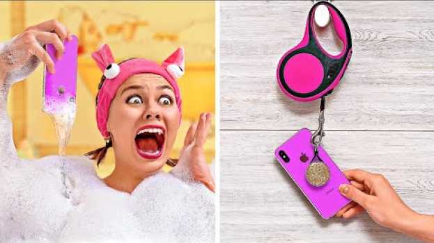 Видео AWESOME BATHROOM HACKS YOU NEED TO KNOW || Restroom Hacks To Save Your Life by 123 GO! на русском