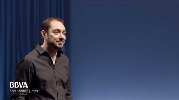 Video Ante la homofobia, callarse nunca es la opción. Nando López, escritor y profesor auf Deutsch