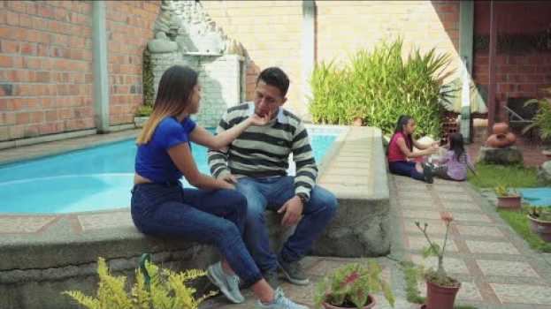 Video Abandonó a sus hijas por un hombre años mas tarde pasó esto em português