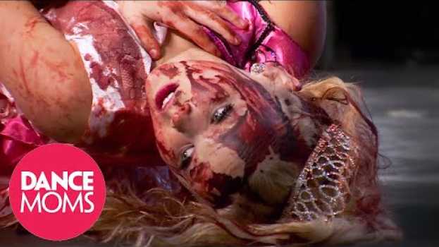 Video "You're Not PSYCHO Enough!" JoJo's Horror Solo Causes a SCENE! (Season 5 Flashback) | Dance Moms em português