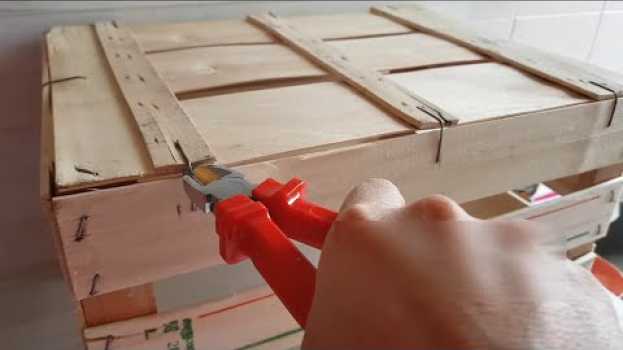 Video Come RIUTILIZZARE una CASSETTA di LEGNO (2020) riciclo creativo tutorial #100 in English