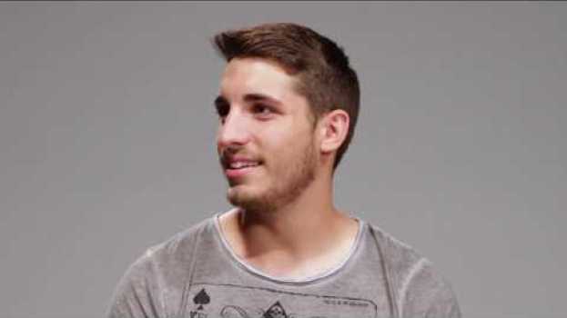 Video Experimento social, Si pudieras hablar con tu "yo" del pasado, ¿Qué consejo le darías? en français