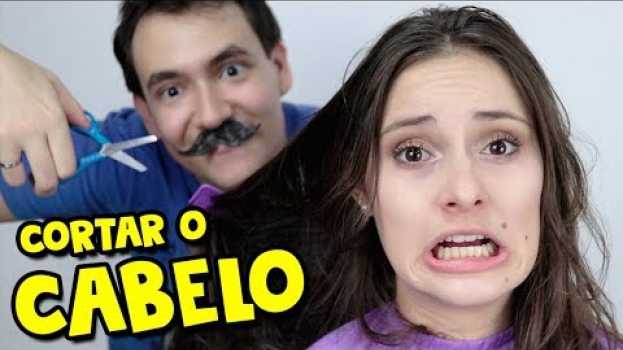 Video COISAS QUE ACONTECEM NO CABELEIREIRO I Falaidearo in English