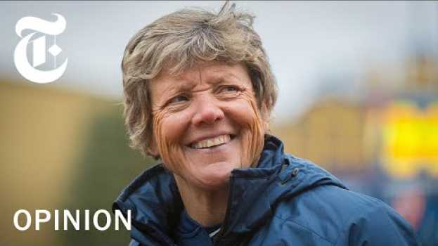Video There Aren't Many Women Coaching College Sports, Here's Why | NYT Opinion   türkçe