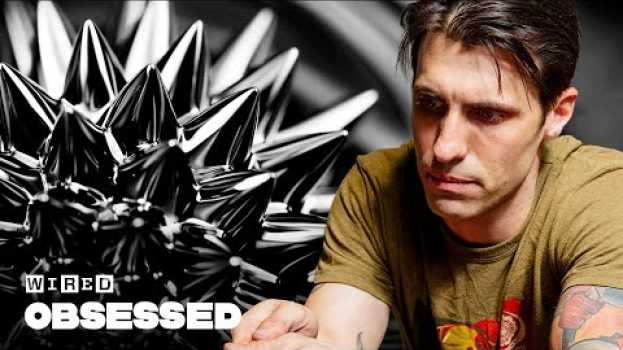 Video How This Guy Makes Mesmerizing Fluid Sculptures | Obsessed | WIRED po polsku