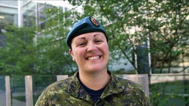 Video Récit des FAC | Les deux uniformes d’une infirmière militaire in English
