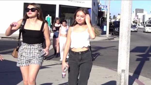 Video El mejor lugar para selfies en Los Angeles. Melrose Avenue   türkçe