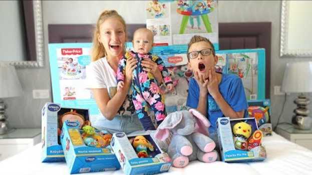 Video Testing Baby Toys on Our Baby Sister! su italiano