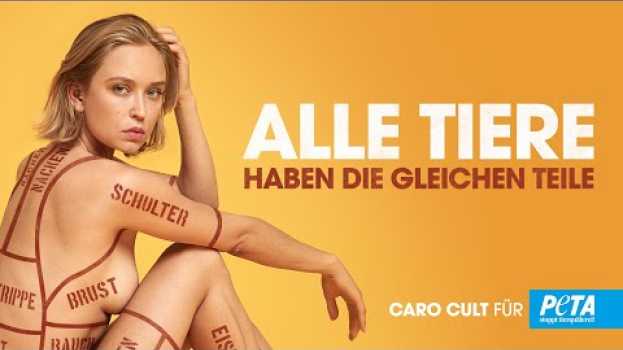 Video Caro Cult zieht sich für PETA aus: „Alle Tiere haben die gleichen Teile!“ in English