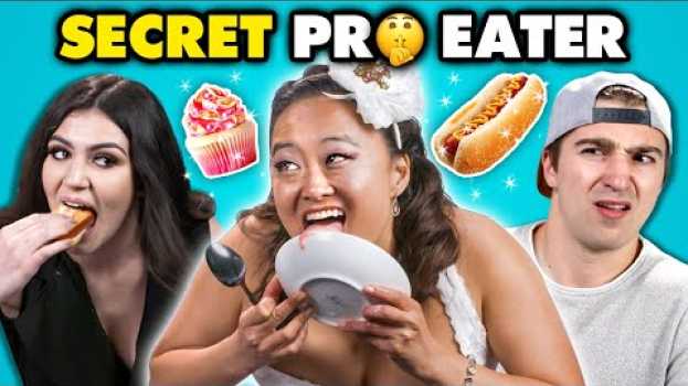 Видео Competitive Eater DESTROYS Regular People | People vs. Food на русском