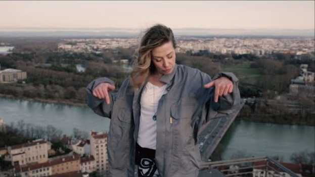 Video KLM - A Quoi ça Rime ? - Instrumentale : SAPEZ in English