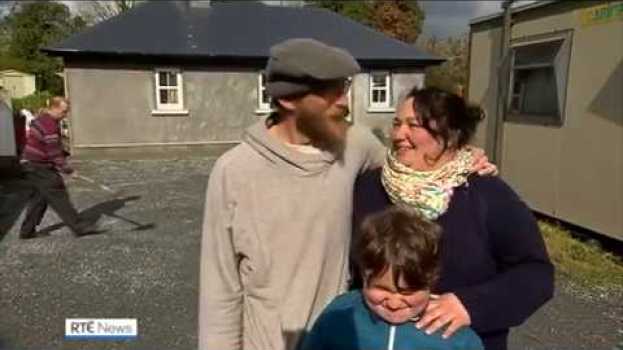 Video The Fartown Phoenix. The house that neighbourliness built – a heart-warming story from Co Galway auf Deutsch