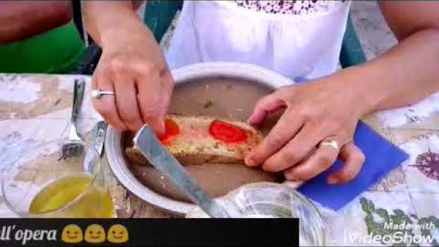 Video Pane olio e pomodoro il salutare cibo pugliese po polsku