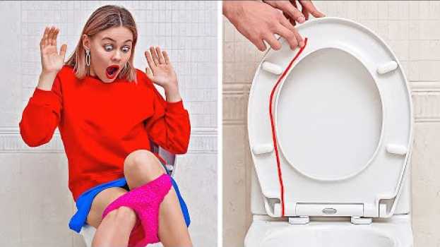 Видео SMART AND USEFUL HACKS FOR YOUR HOME || Brilliant Cleaning Tips For Your House by 123 GO! на русском