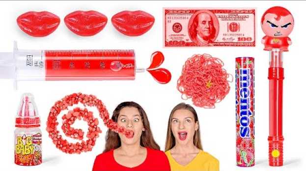 Video EATING ONLY ONE COLOR FOOD FOR 24 HOURS! Last To STOP Eating Red Food! Mukbang by 123 GO! CHALLENGE en français
