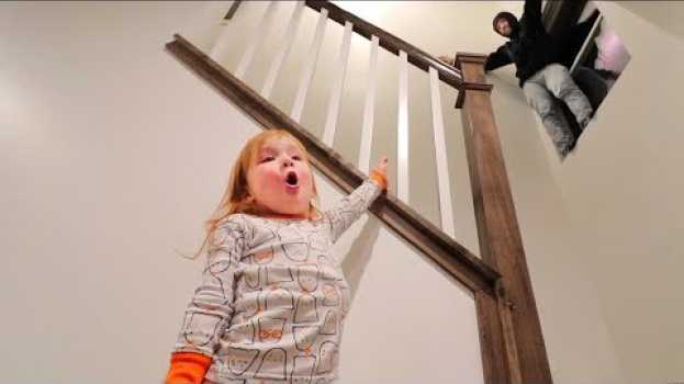 Video ultimate HIDE N SEEK in our New House en español