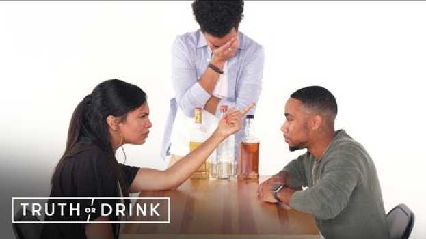 Video My Fiancé & My Ex Play Truth or Drink | Truth or Drink | Cut su italiano