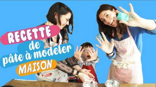 Video RECETTE DE PÂTE À MODELER POUR LES ENFANTS (Feat. Alexa et ses Fraises) in English