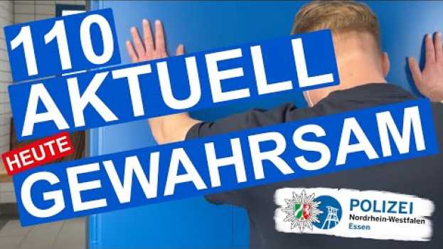 Video Zentrales Polizeigewahrsam - 110 Aktuell! - Ihre Polizei in 110 Sekunden I Polizei NRW Essen po polsku