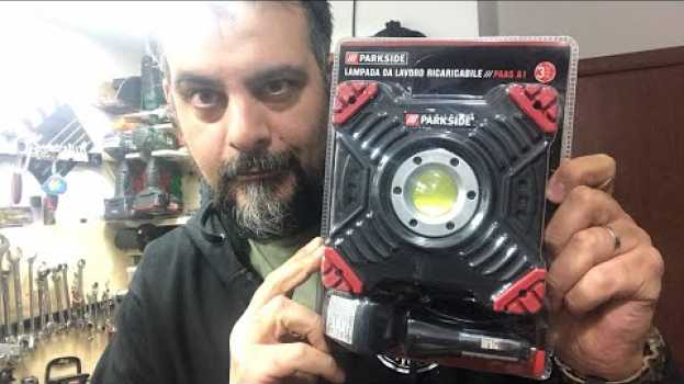 Video Lampada da lavoro ricaricabile Parkside. Lidl. PAAS A1. Powerbank. Faro a led anti urto. USB 29,99 € em português