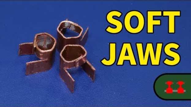 Video Making Copper Soft Jaws from Scrap Copper Pipe for the CJ0618 Lathe - TipBlitz19 em português