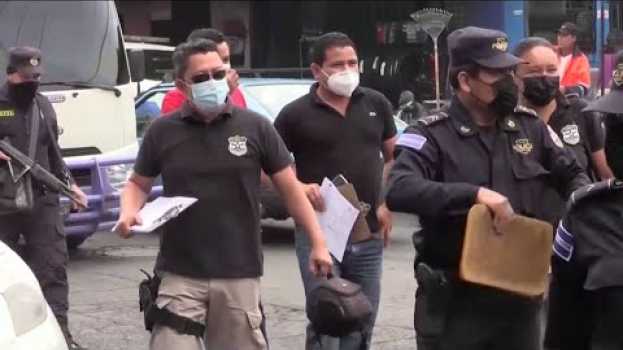 Video Estado de emergencia para reprimir pandillas en El Salvador podría estar violando derechos humanos en français