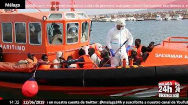 Video Noticia - Rescatadas 90 personas en dos pateras en el Mar de Alborán auf Deutsch