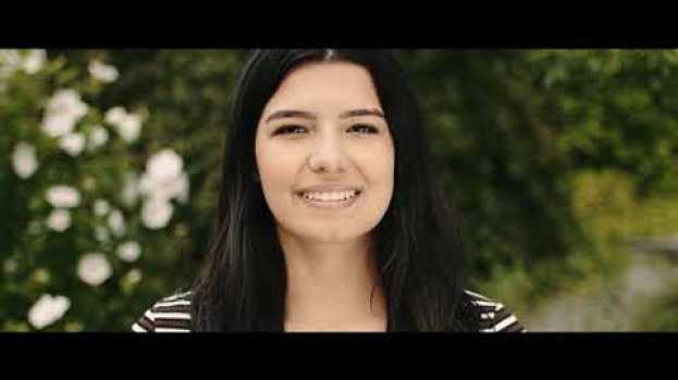 Video KEKS Faces: Anna – Anna ist mit einer seltenen Fehlbildung der Speiseröhre zur Welt gekommen in English