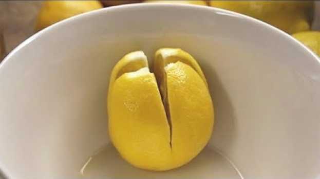 Video Aqui Está Porque Você Deve Colocar Limões Cortados ao Lado da Sua Cama à Noite su italiano