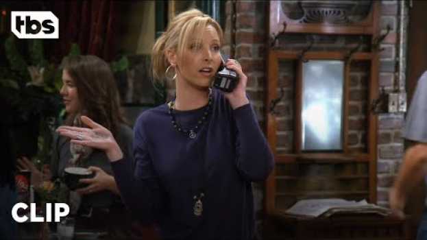 Video Friends: Phoebe Pretends To Be Joey’s Agent (Season 3 Clip) | TBS em português