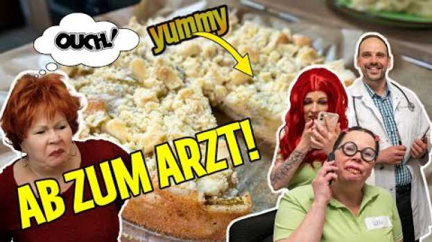 Video Heftig! Schaggeline muss zum Arzt | Bester Rhabarberkuchen mit Streusel #comedy su italiano