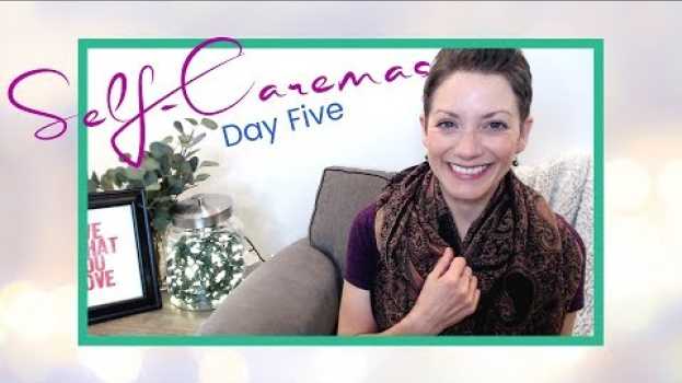 Video KEEP IT SIMPLE DURING THE HOLIDAYS | SELF-CAREMAS DAY FIVE! em português
